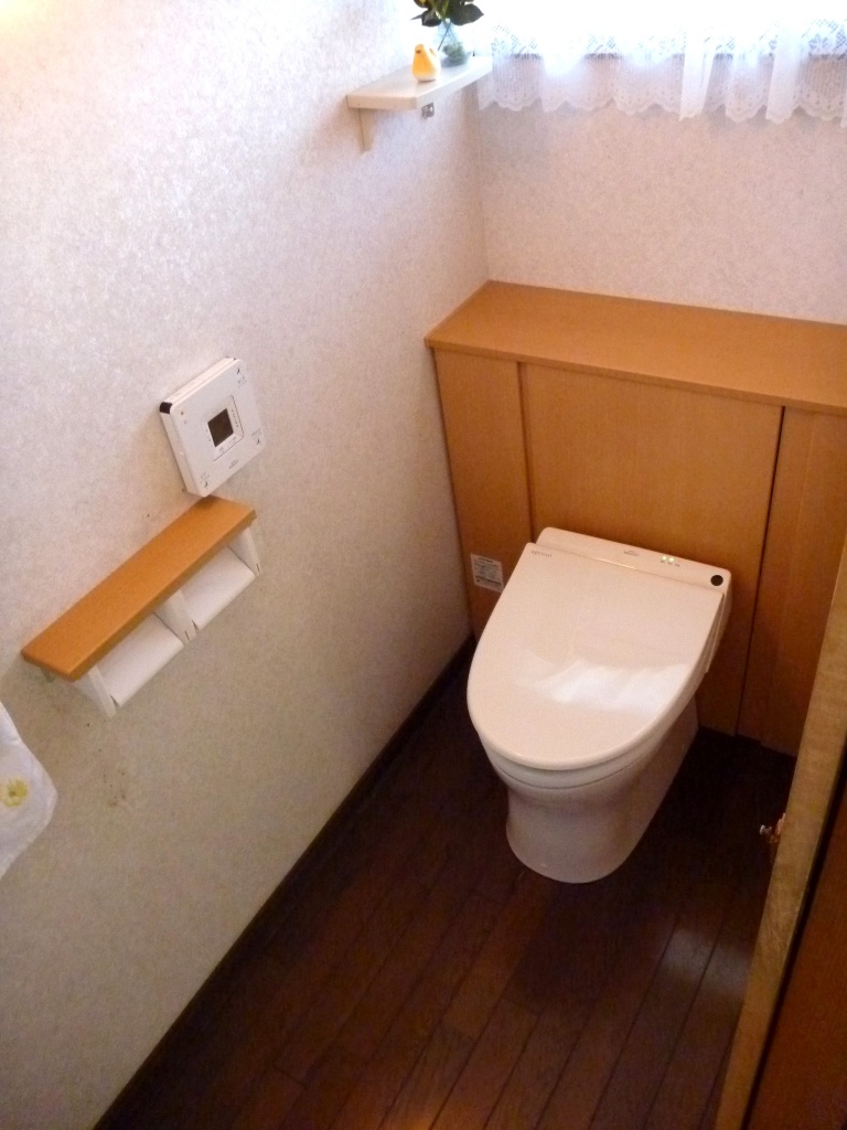 1階2階トイレ・内装リフォーム【押入れ→トイレ、クローゼット新設】高砂市K様邸