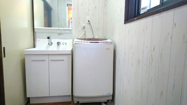 在来工法の浴室からシステムバス、洗面所はヴィンテージ風にリフォーム　加古川市Ｋ様邸
