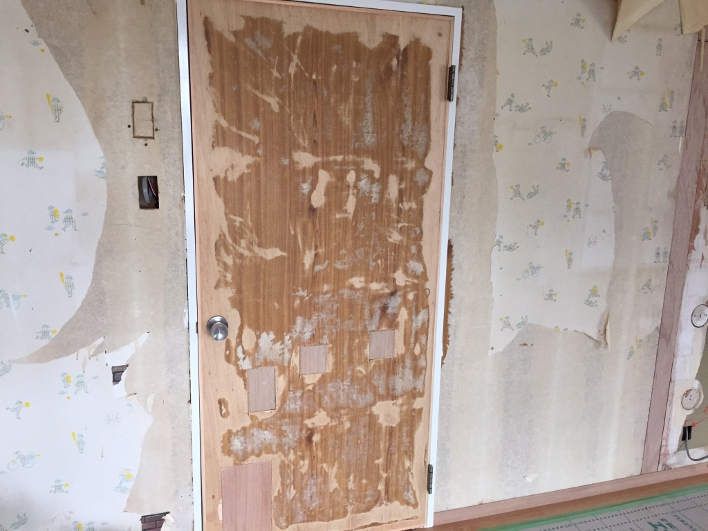 壁 ドアのクロス貼り替え 加古川市ｔ様邸 キッチン 洗面所 内装リフォーム