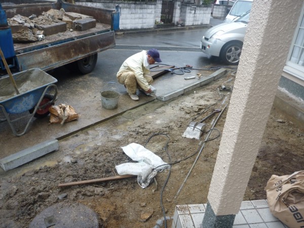 ブロック塀を壊して庭を駐車場に変更　加古川市Ｏ様邸（外構リフォーム）