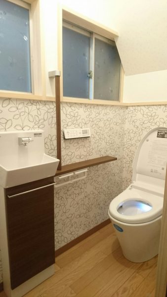広く使えるようになった洗面所・トイレのビフォーアフター　高砂市I様邸（水まわりリフォーム）
