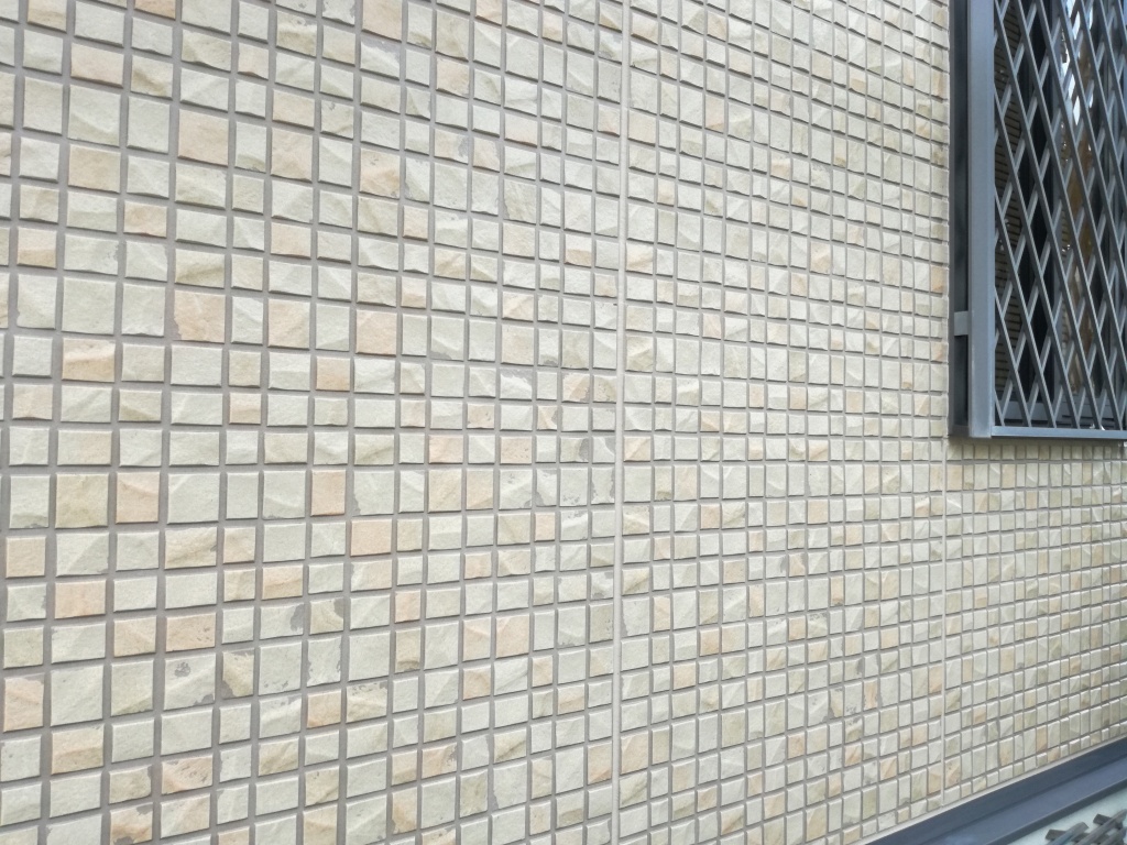 サイディング外壁の目地コーキング打ち替え 色打合せ 加古川市ｎ様邸 屋根 外壁塗装