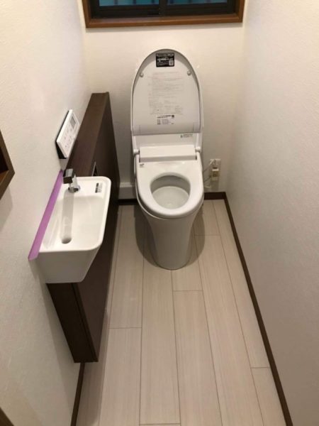 【子供が使いやすいトイレ】タンクレストイレに取り替えて手洗い新設　加古川市M様邸（トイレリフォーム）