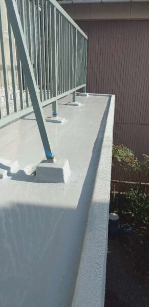ベランダのウレタン防水（通気緩衝工法）・水切り取り付け　高砂市Y様邸