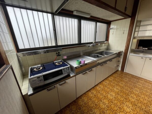 キッチン解体　床のたわみを解消するリフォーム　加古川市Ｉ様邸(築39年)